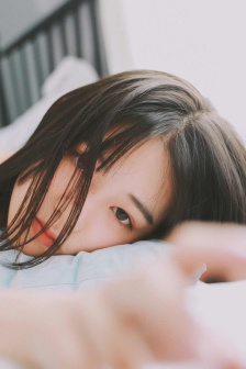 她在洗碗我在后面老扒